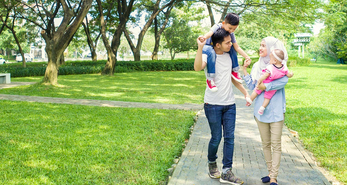 Walking trails and other walking experiences in Singapore.